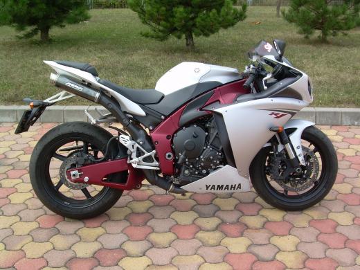 Yamaha-r1-09-bodis-gp1-5